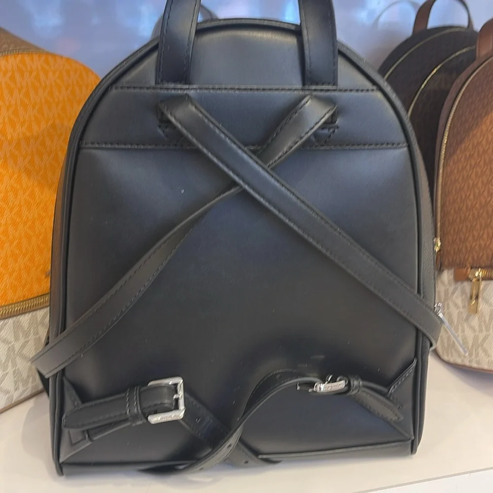 MICHAEL KORS Rhea Medium Pebbled Leather Zip Backpack
BLACK
NWT MK - Picture 5 of 16